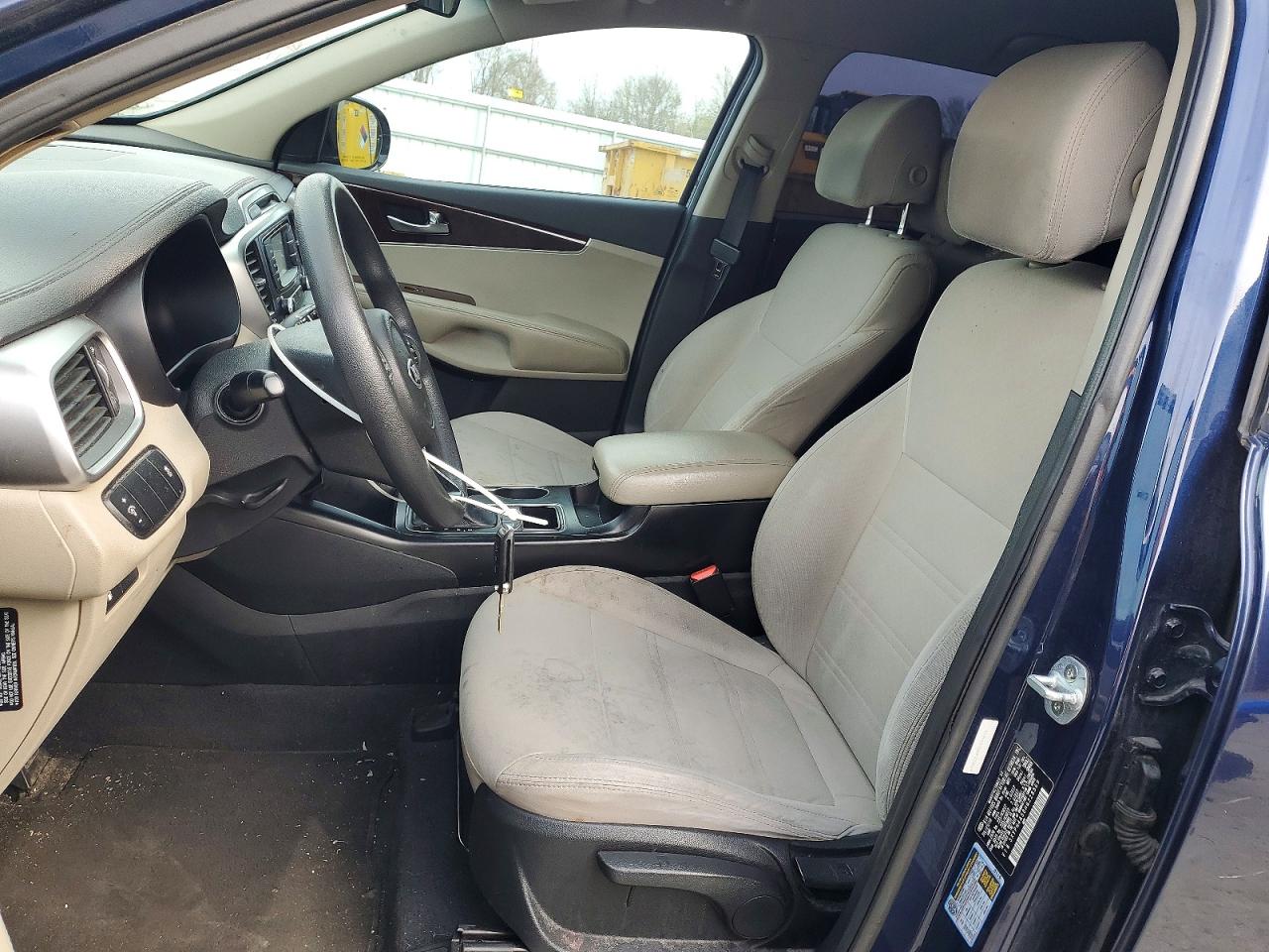 2017 KIA SORENTO L, LX