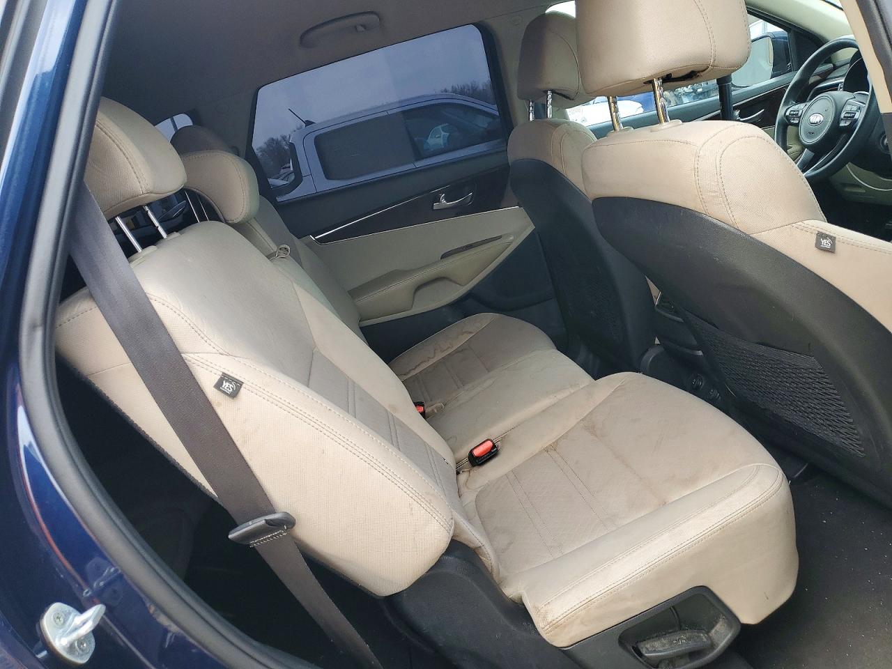 2017 KIA SORENTO L, LX