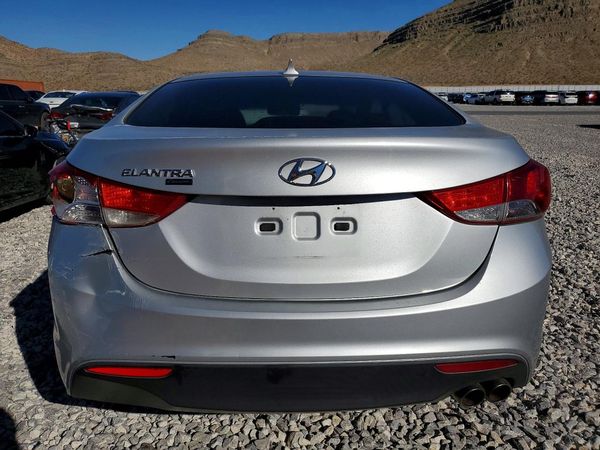 2013 HYUNDAI ELANTRA
