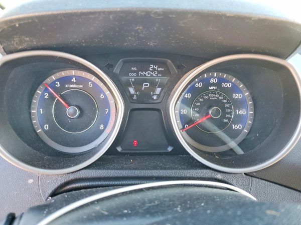 2013 HYUNDAI ELANTRA