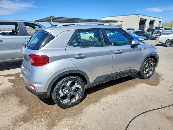 2025 HYUNDAI VENUE SEL, Limited