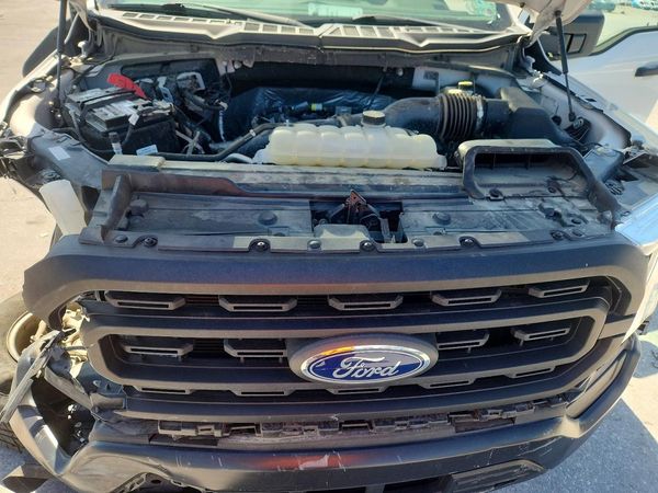 2021 FORD F150 — Engine bay