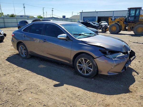 2015 TOYOTA CAMRY