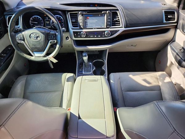 2015 TOYOTA HIGHLANDER