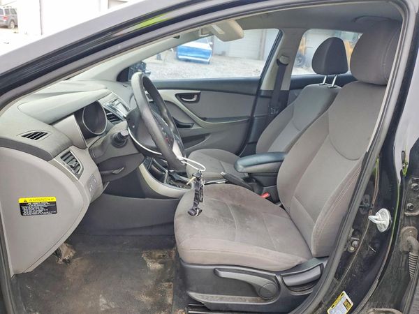 2014 HYUNDAI ELANTRA GLS (Middle) — DENT