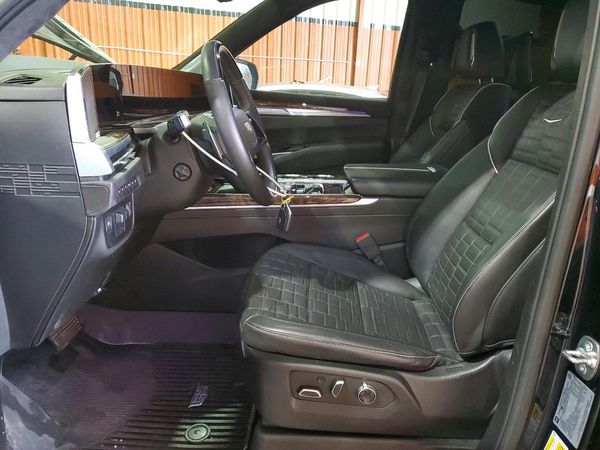 2025 CADILLAC ESCALADE