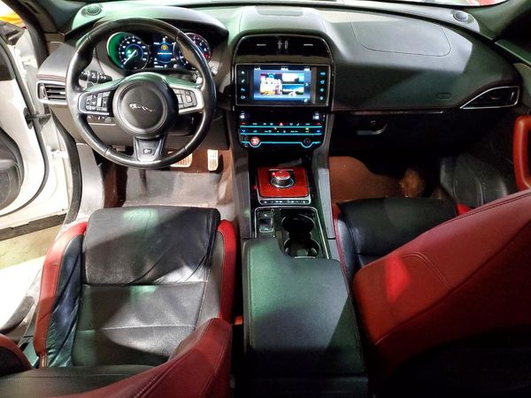 2018 JAGUAR F-PACE