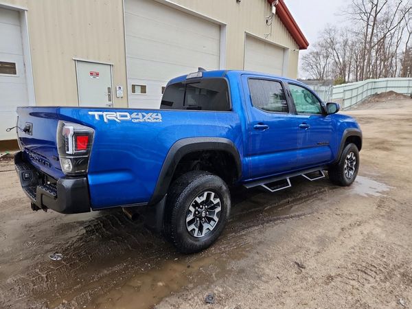 2017 TOYOTA TACOMA