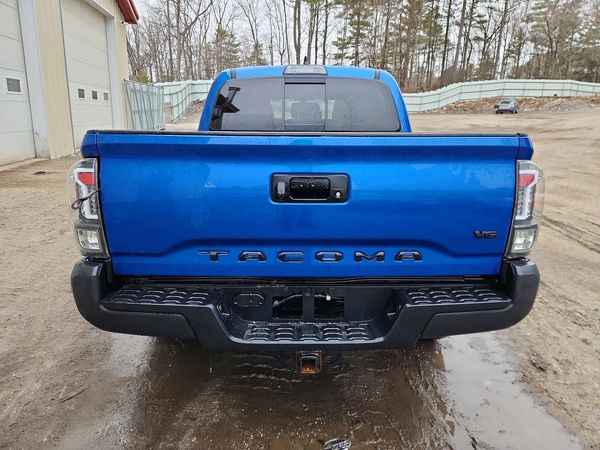 2017 TOYOTA TACOMA