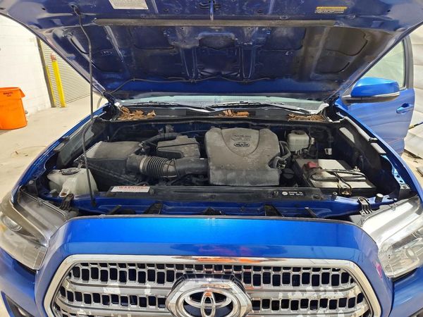 2017 TOYOTA TACOMA