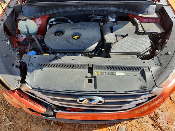 2017 HYUNDAI TUCSON SE (no options)