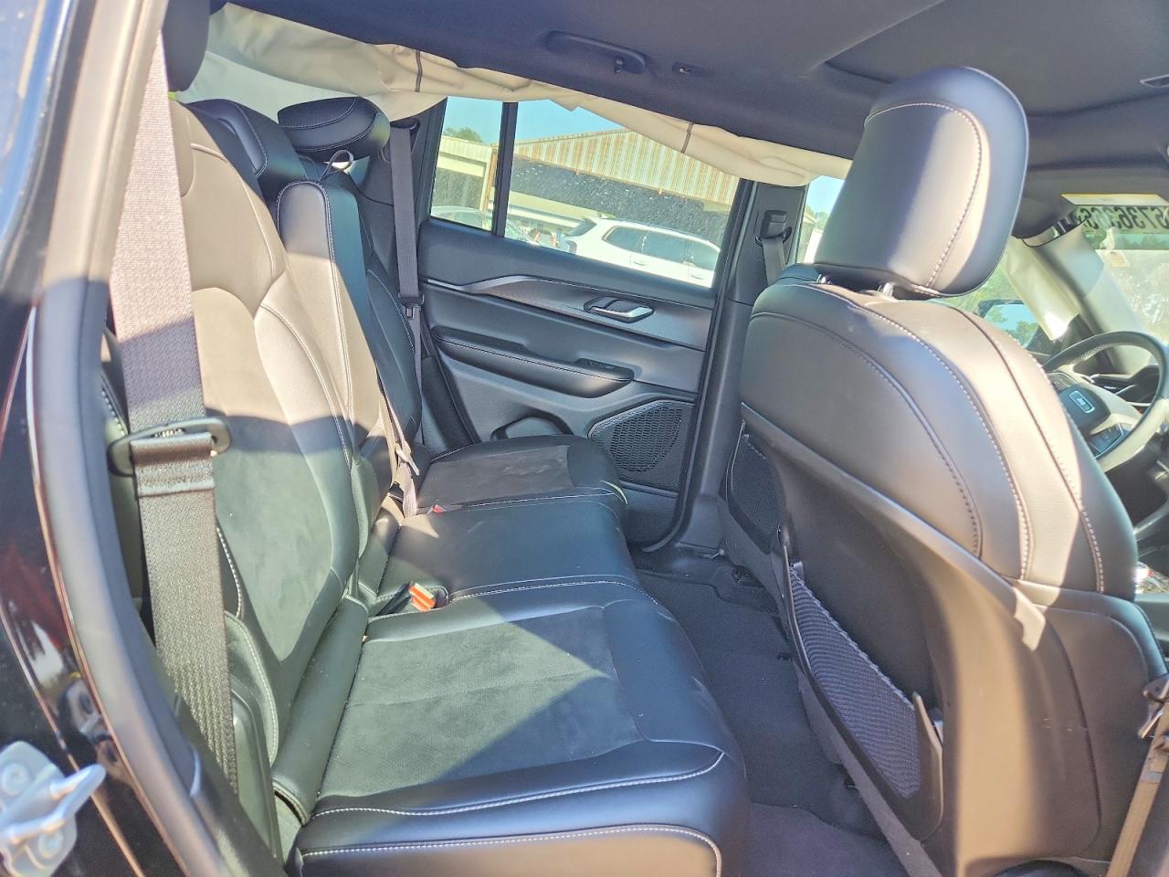 2025 JEEP GRAND CHEROKEE Laredo, Altitude
