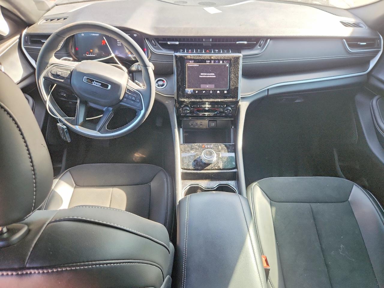 2025 JEEP GRAND CHEROKEE Laredo, Altitude