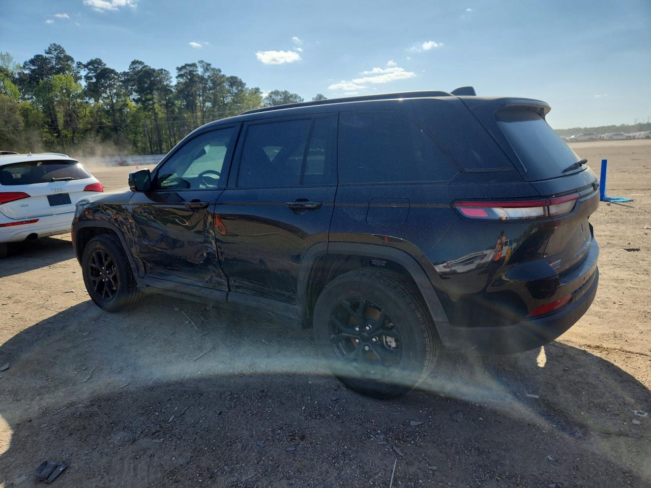 2025 JEEP GRAND CHEROKEE Laredo, Altitude