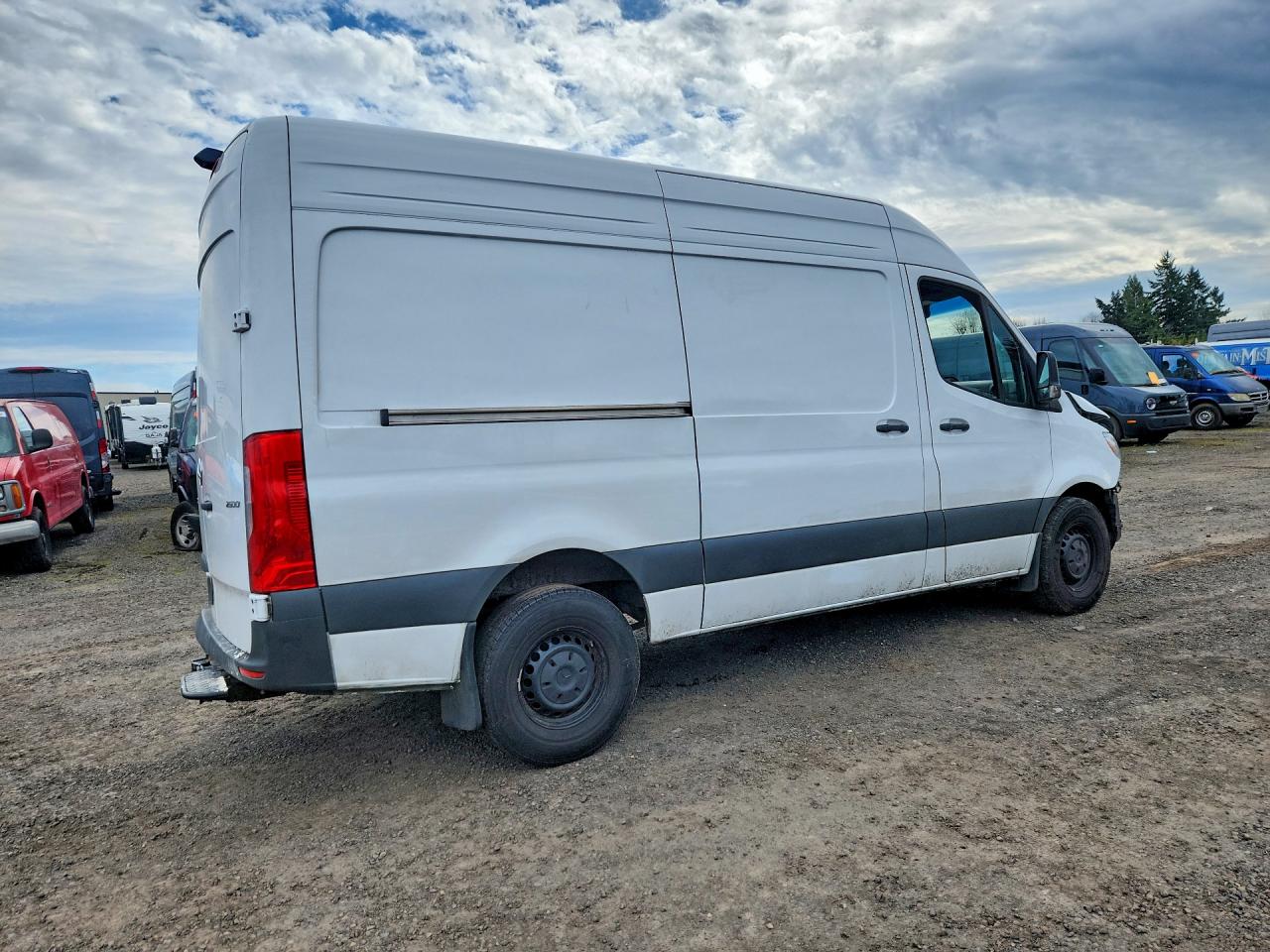 2025 MERCEDES-BENZ 2500 CREW 907 (VS30)