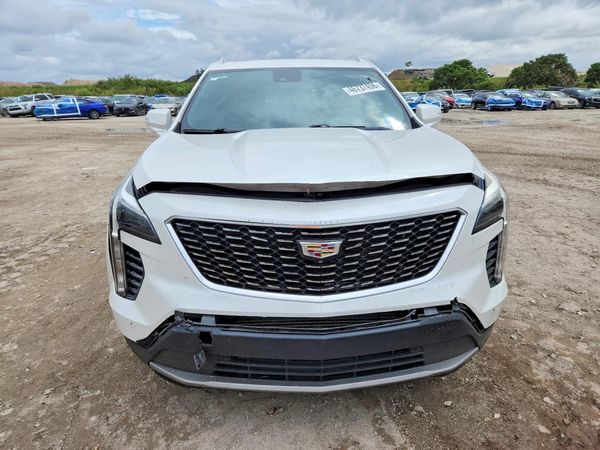 2022 CADILLAC XT4 Premium Luxury