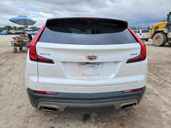 2022 CADILLAC XT4 Premium Luxury