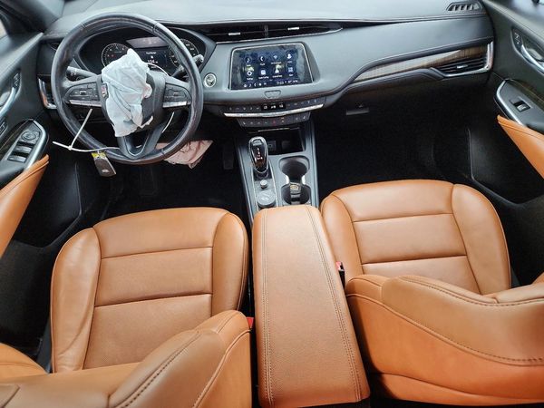 2022 CADILLAC XT4 Premium Luxury