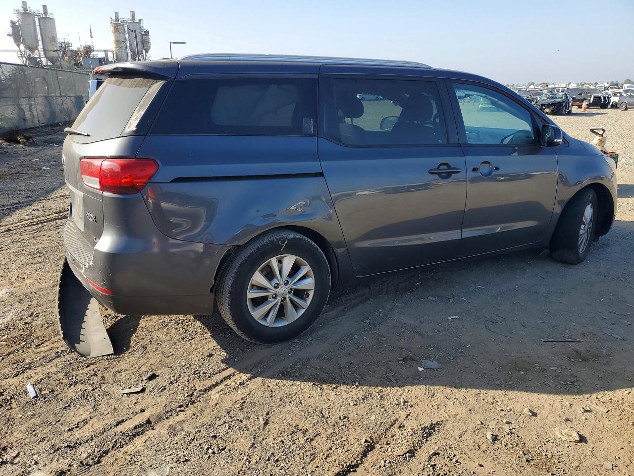 2016 KIA SEDONA LX - Middle-low