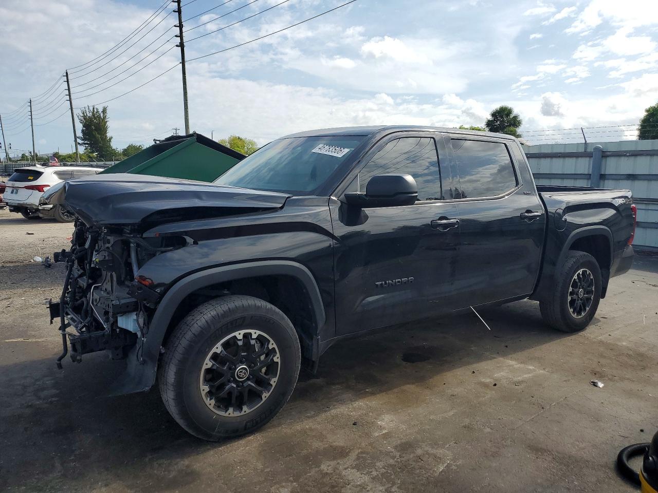 2023 TOYOTA TUNDRA SR5