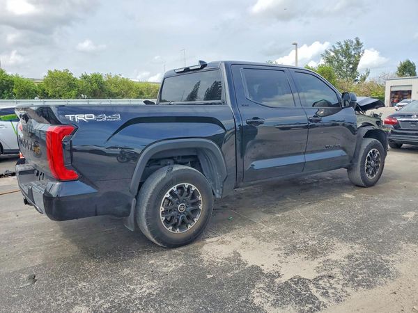 2023 TOYOTA TUNDRA SR5