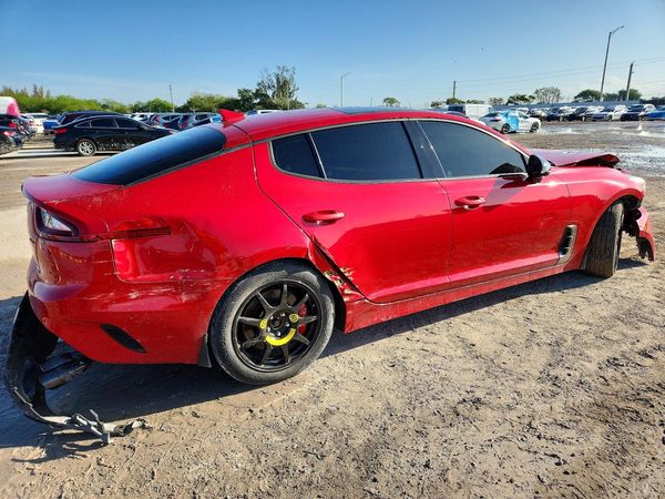 2018 KIA STINGER GT1