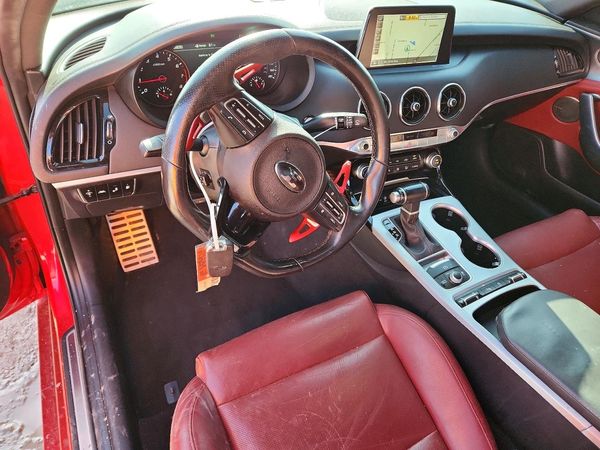 2018 KIA STINGER GT1