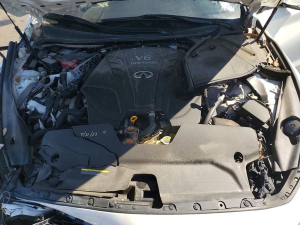 2021 INFINITI Q50 LUXE — Engine bay