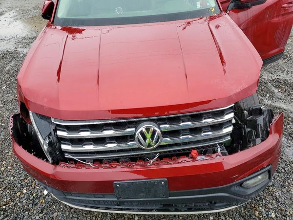 2018 VOLKSWAGEN ATLAS SE — Engine bay