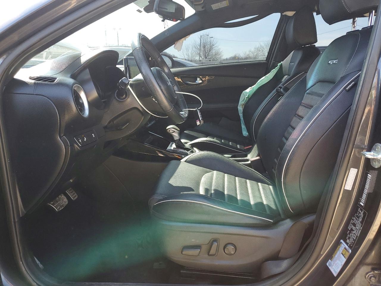 2023 KIA FORTE GT Line