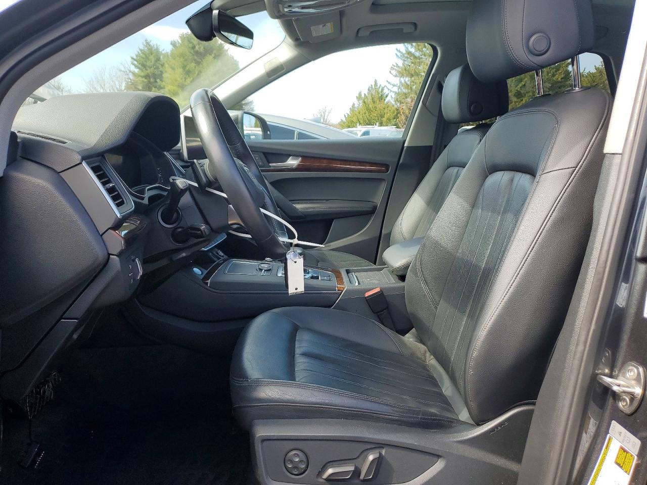2020 AUDI Q5 E quattro Premium Plus