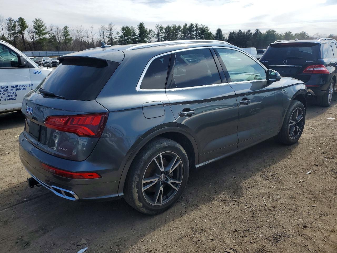 2020 AUDI Q5 E quattro Premium Plus