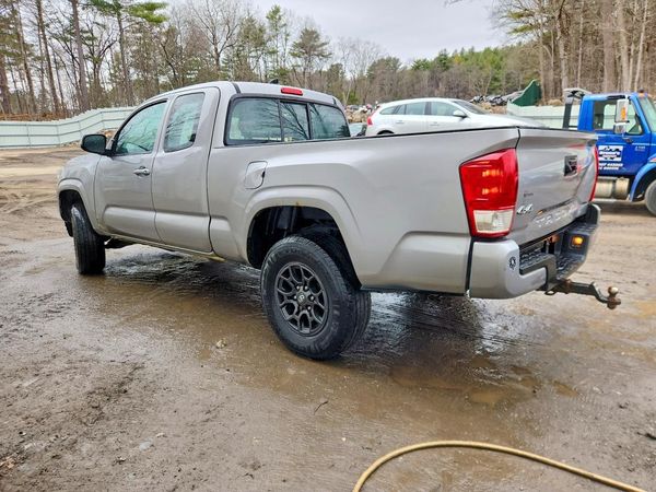 2016 TOYOTA TACOMA SR/SR5