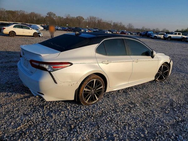 2018 TOYOTA CAMRY