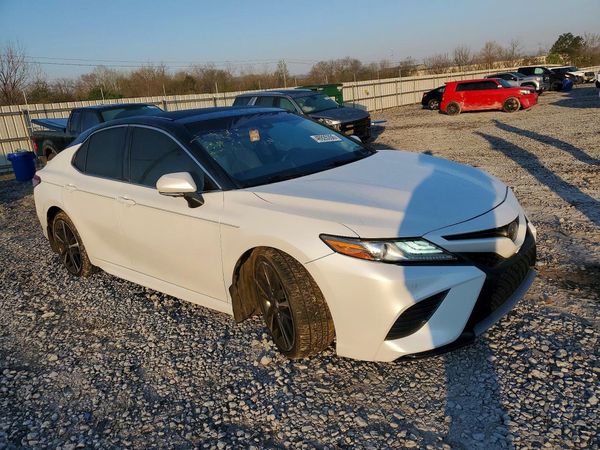 2018 TOYOTA CAMRY