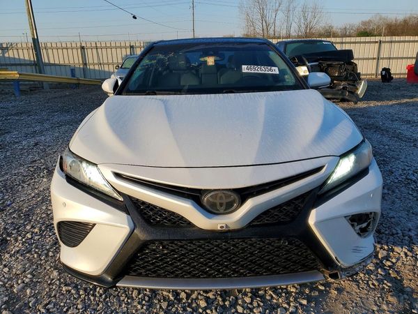 2018 TOYOTA CAMRY