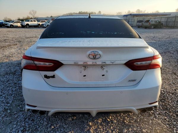 2018 TOYOTA CAMRY