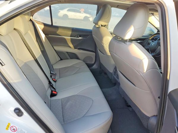 2018 TOYOTA CAMRY