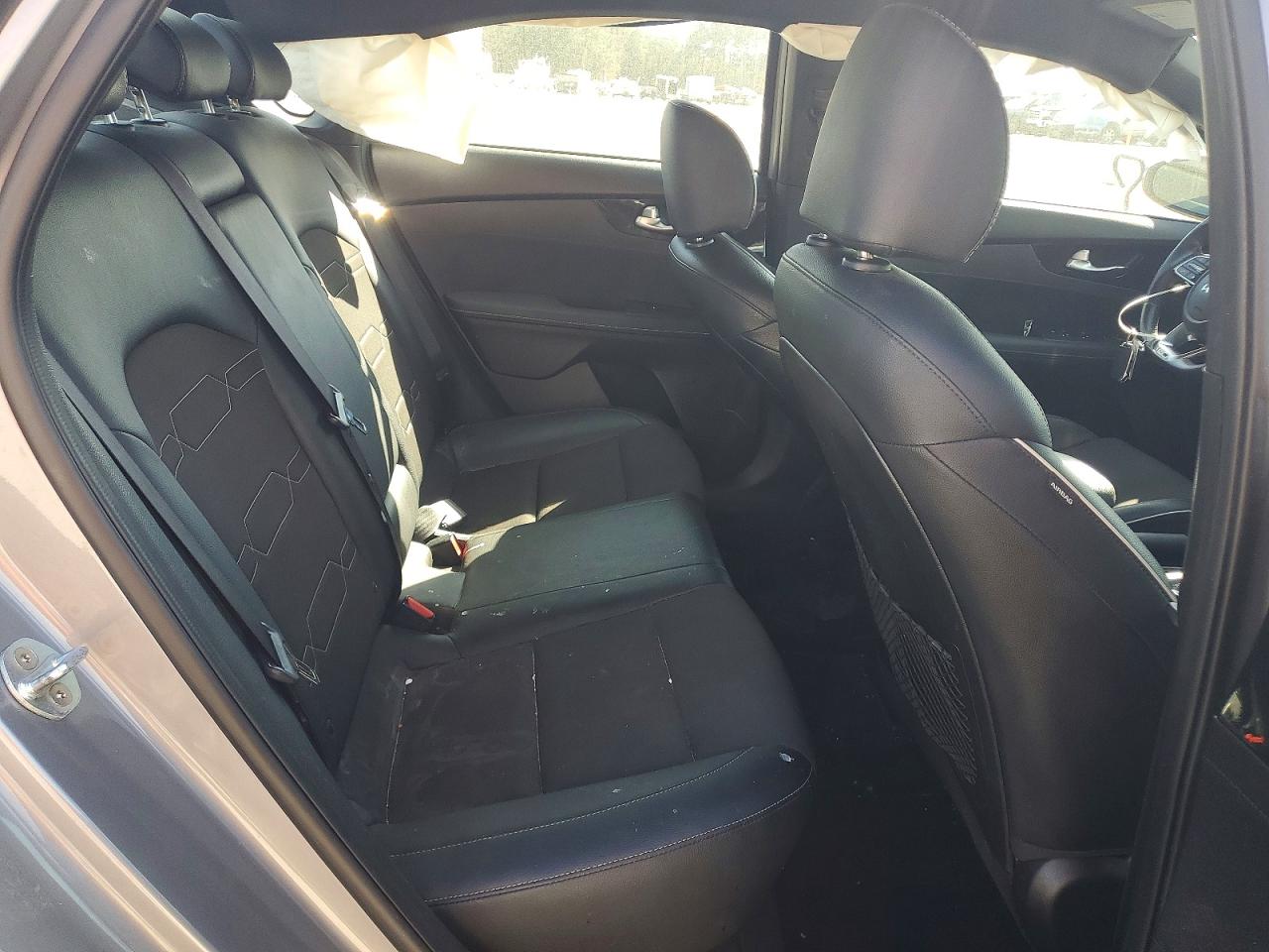 2023 KIA FORTE GT Line