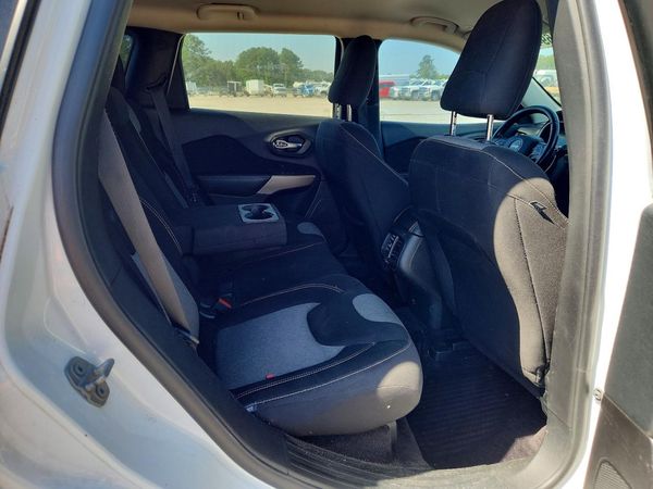 2018 JEEP CHEROKEE LATITUDE FWD