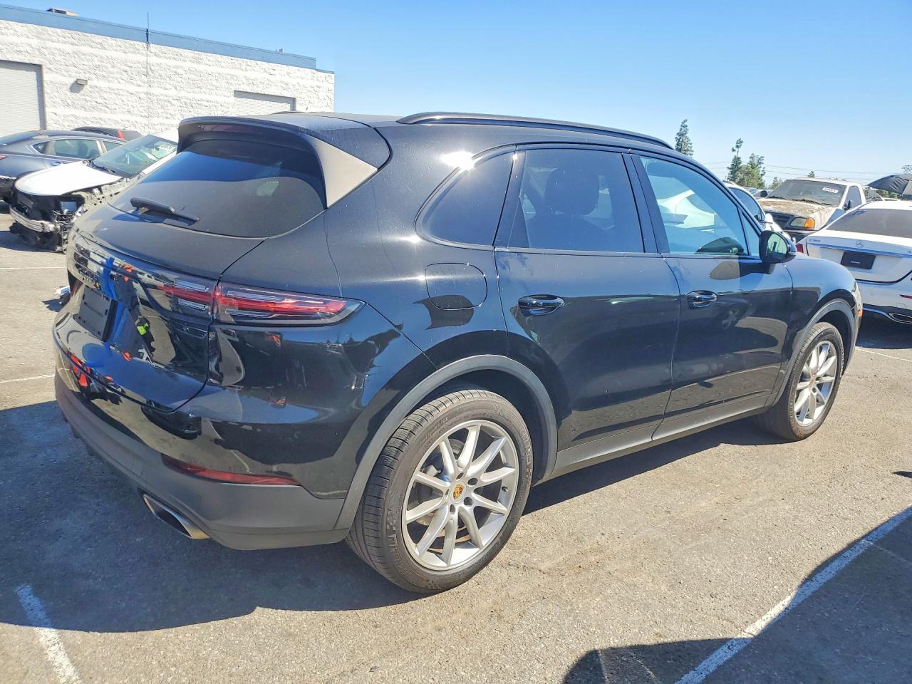 2019 PORSCHE CAYENNE