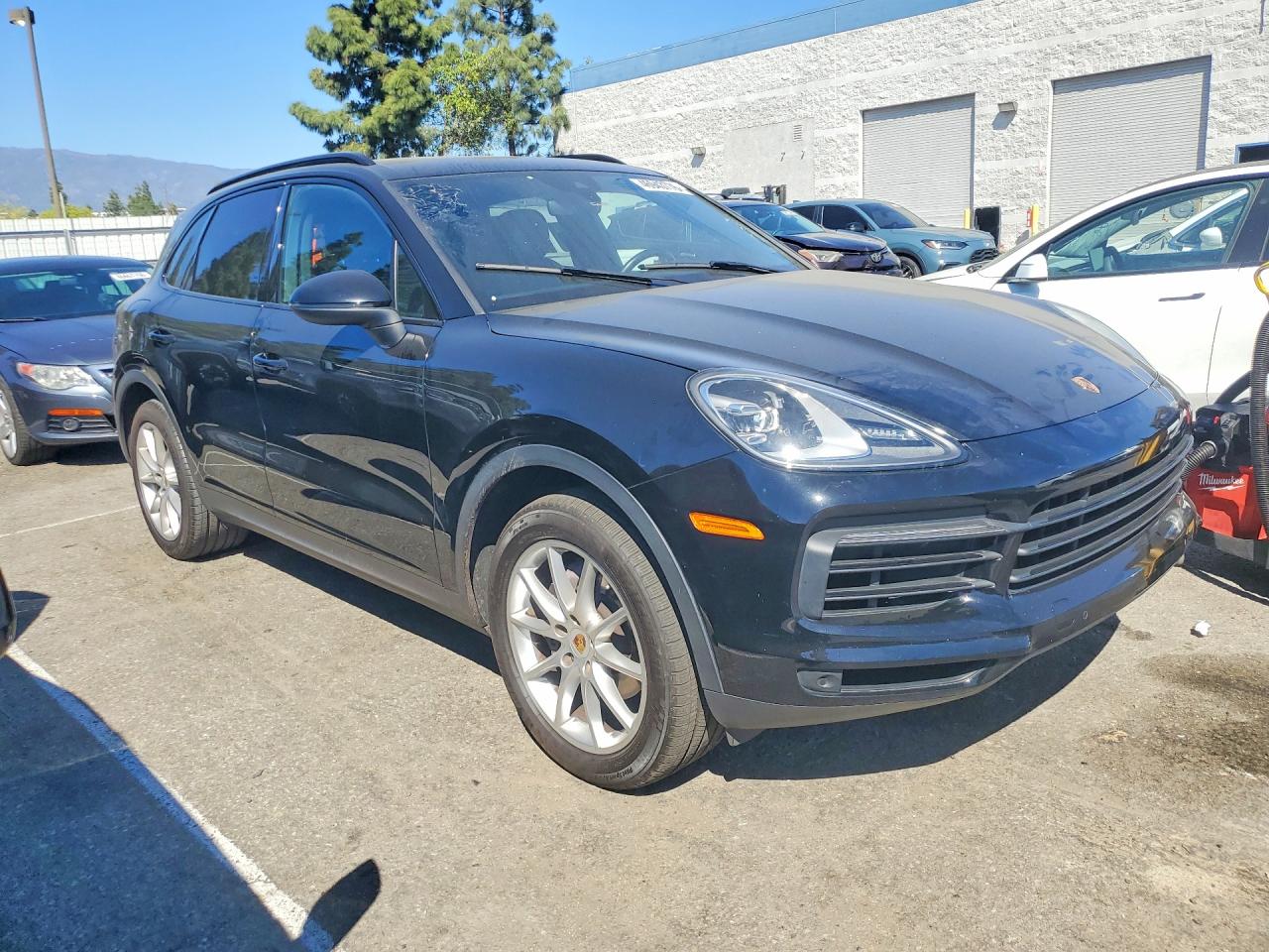 2019 PORSCHE CAYENNE