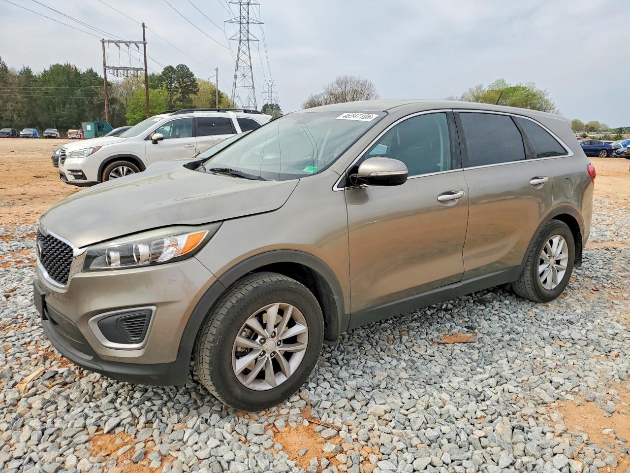 2017 KIA SORENTO L, LX
