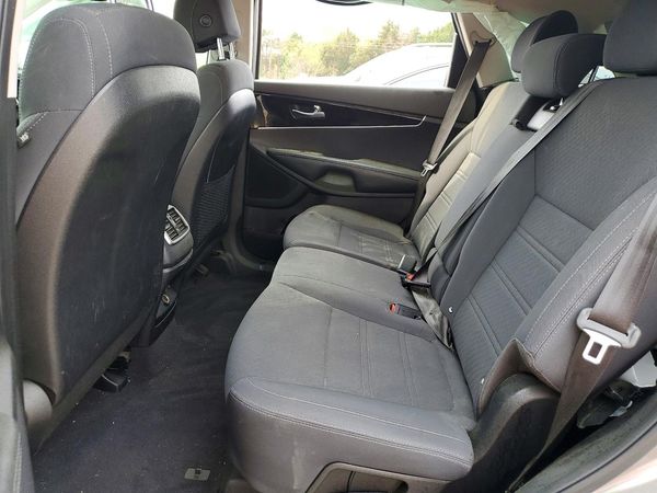 2017 KIA SORENTO L, LX