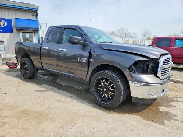 2016 RAM 1500 SLT — Passenger 3/4