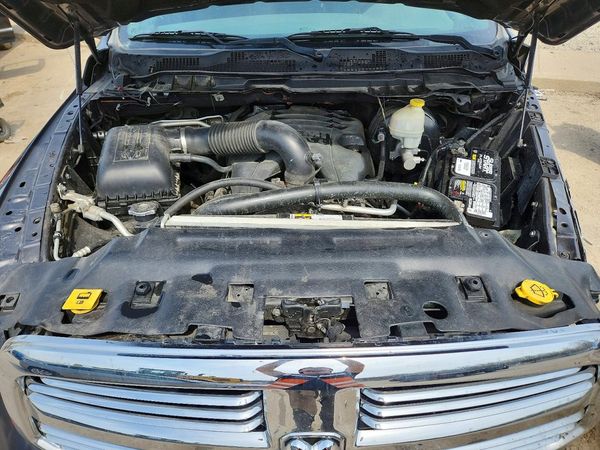 2016 RAM 1500 SLT — Engine bay