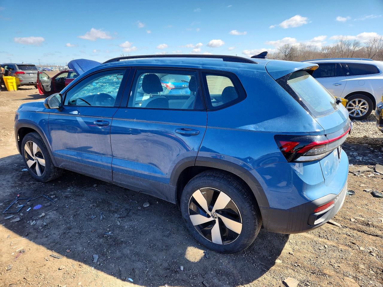 2025 VOLKSWAGEN TAOS 4Motion S