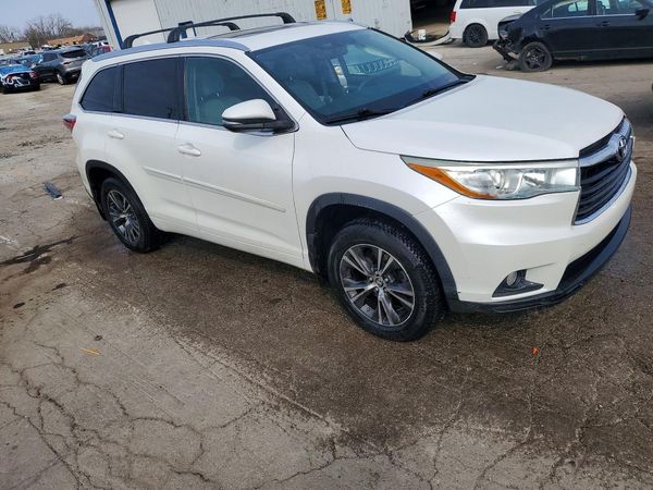 2016 TOYOTA HIGHLANDER
