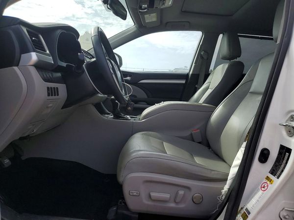 2016 TOYOTA HIGHLANDER
