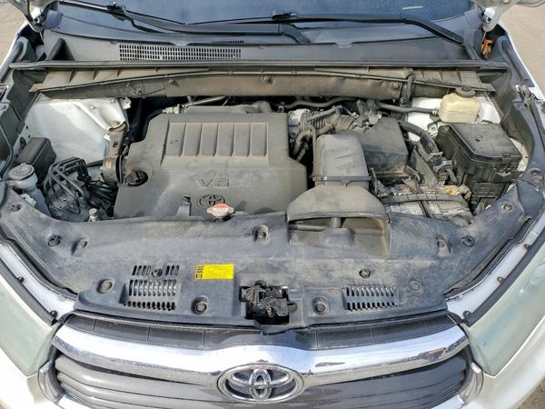 2016 TOYOTA HIGHLANDER
